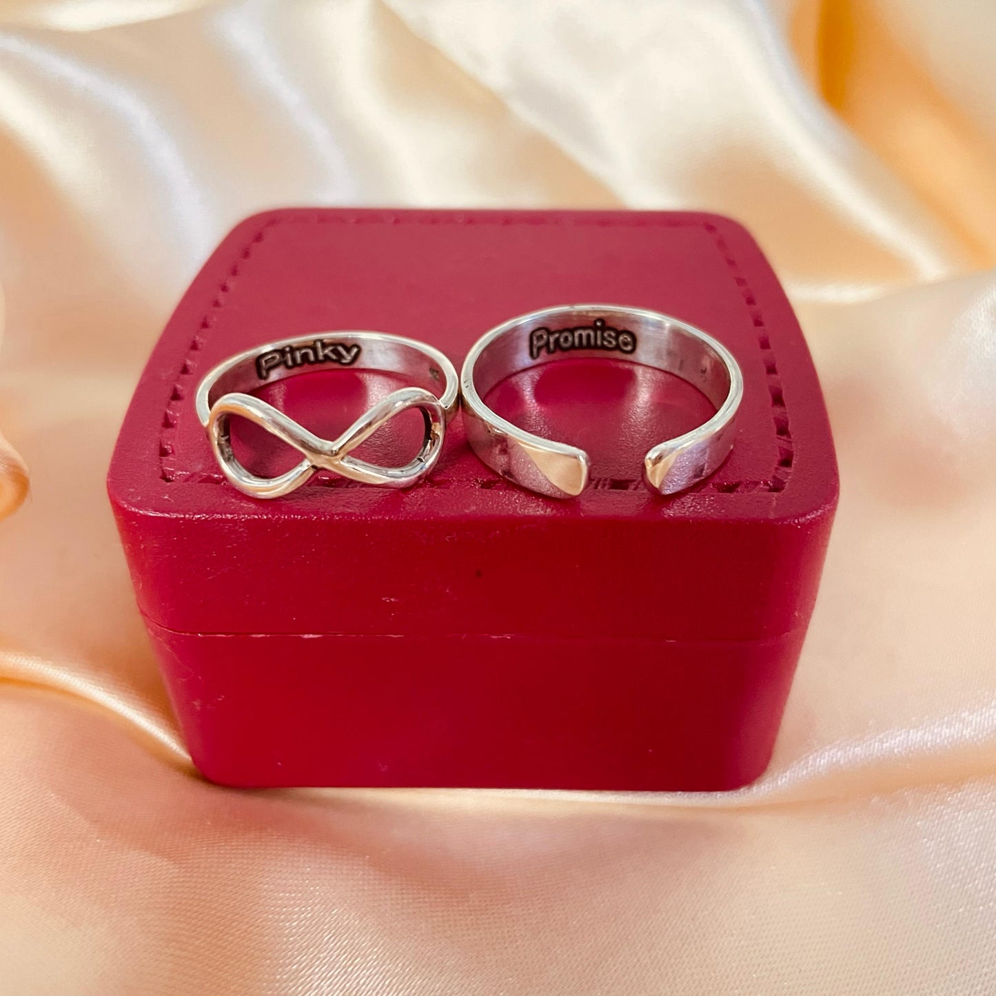 Endless Love – Engravable Infinity Silver Couple Rings