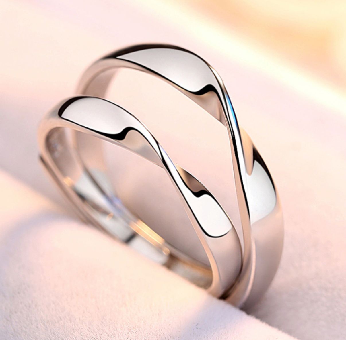 Endlessly Entwined – Möbius Silver Couple Rings (ENGRAVABLE)