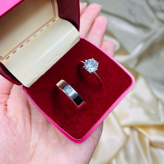 Classic Solitaire – Engravable Silver Couple Ring Set