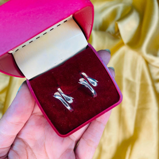 Hugging Hands Couple Ring set (ENGRAVABLE)