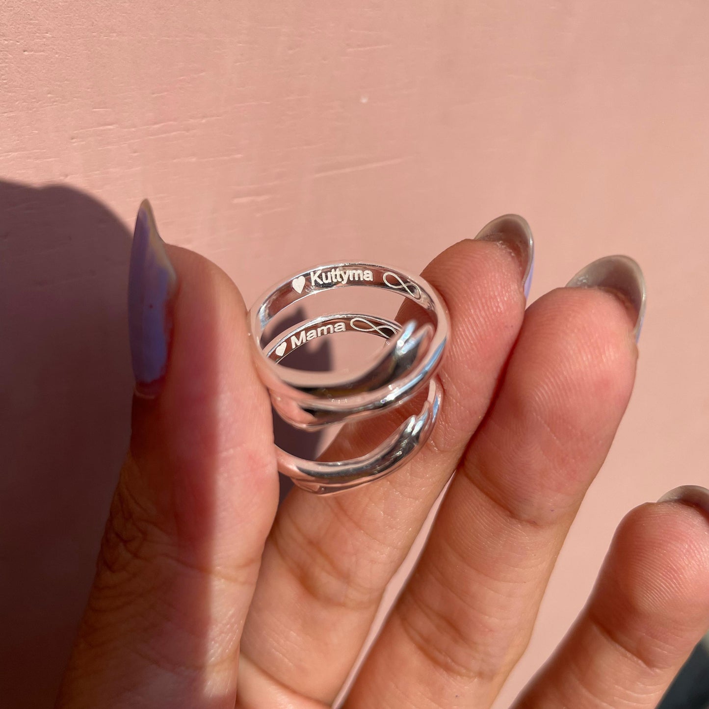 Hugging Hands Couple Ring set (ENGRAVABLE)