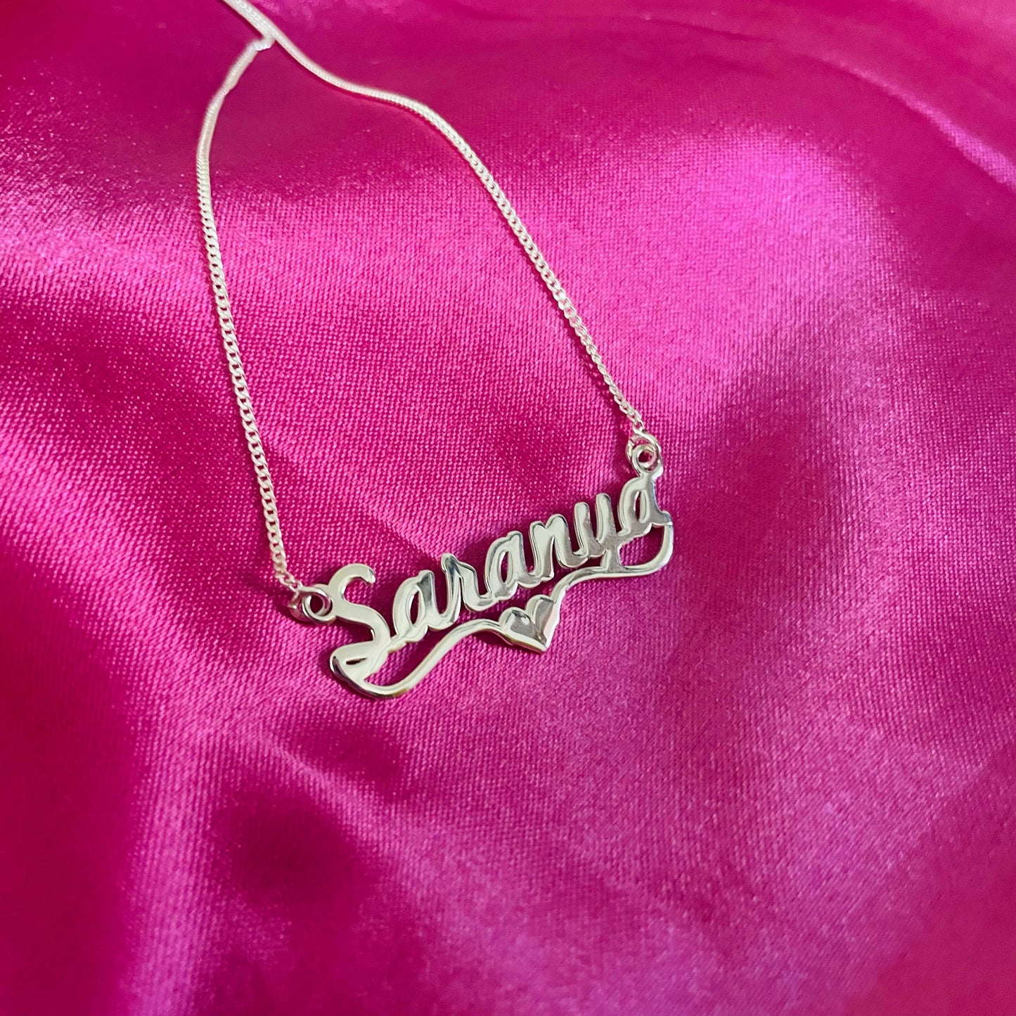Heartline Bold – Custom Name Necklace
