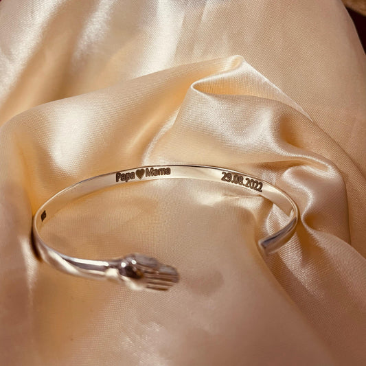 A Warm Side Hug – Silver Engravable Bracelet