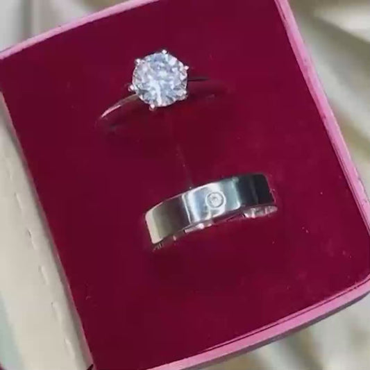 Classic Solitaire – Engravable Silver Couple Ring Set